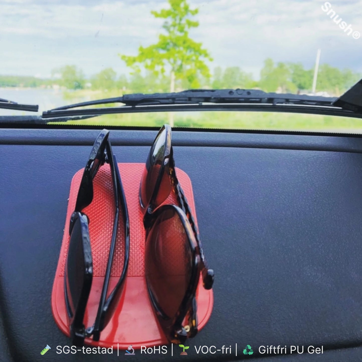 Snush Bilkompis anti-slip pad som håller solglasögon säkert på plats i bilen